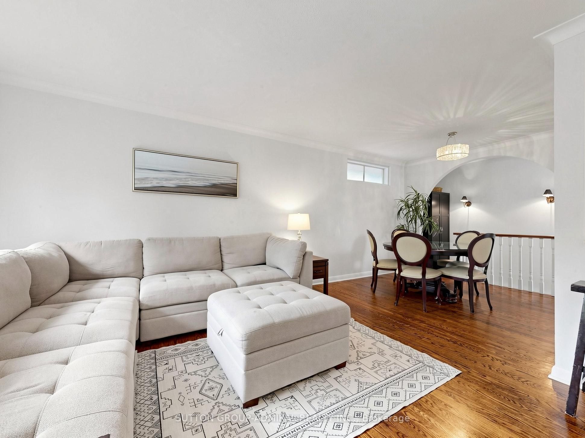 1864 Hindhead Road Property Photo 7