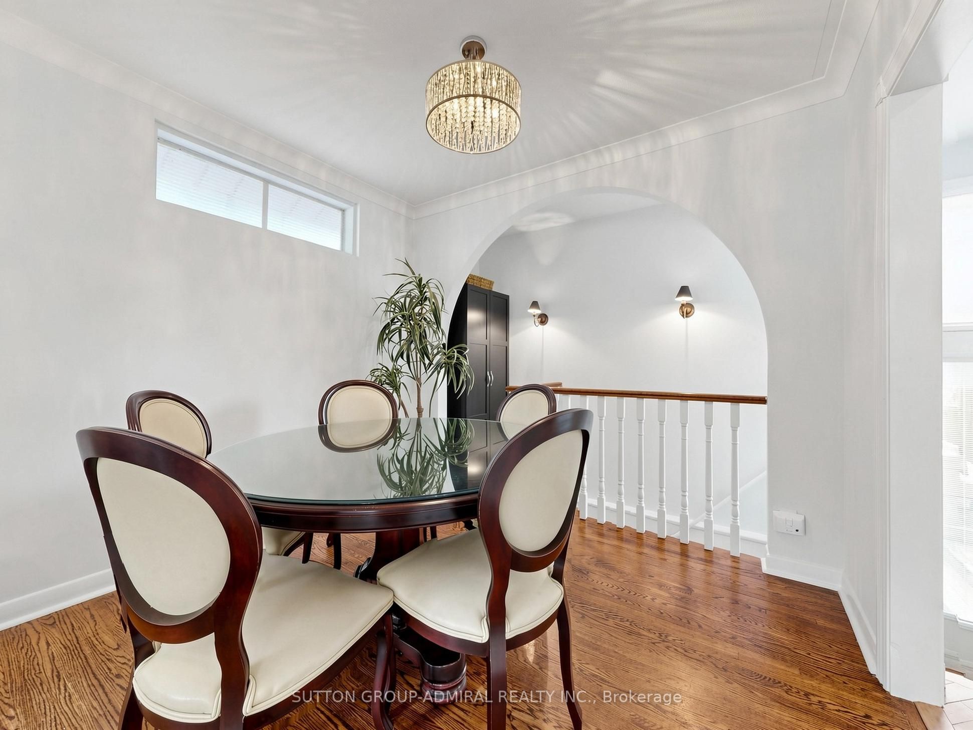 1864 Hindhead Road Property Photo 8