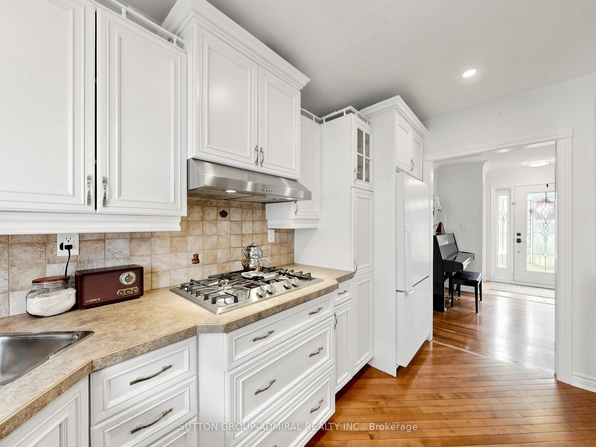 1864 Hindhead Road Property Photo 11