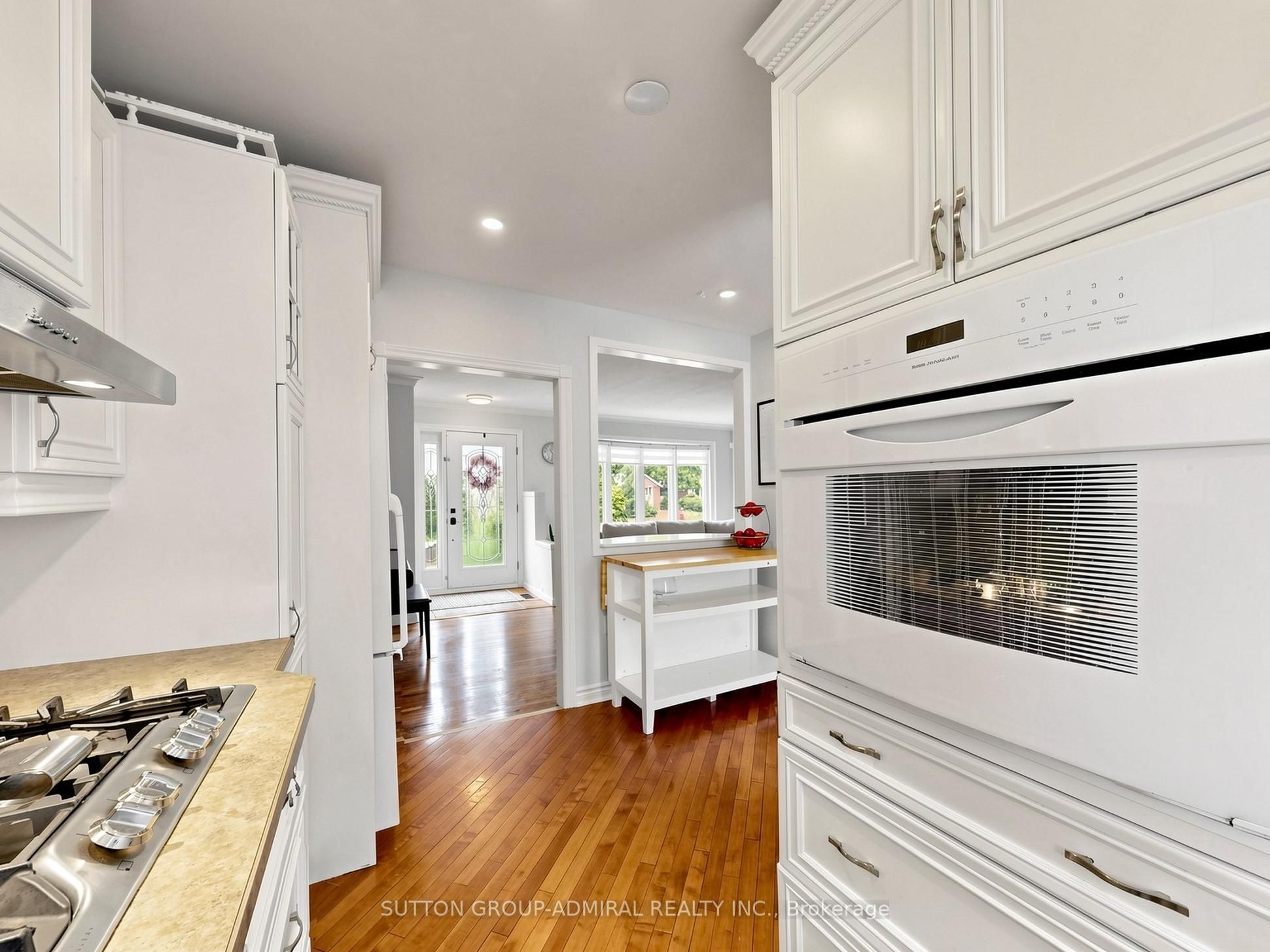 1864 Hindhead Road Property Photo 12