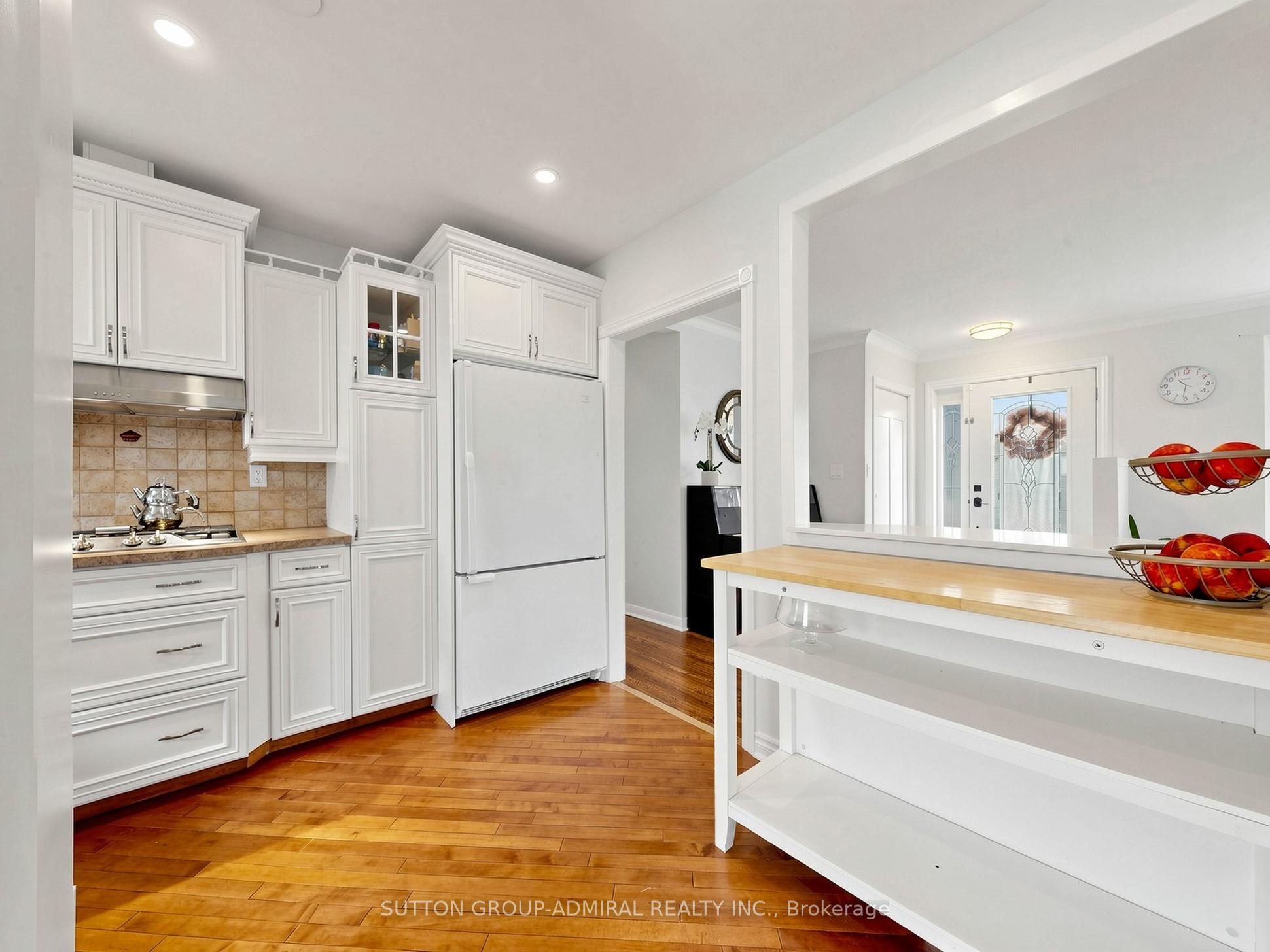 1864 Hindhead Road Property Photo 14
