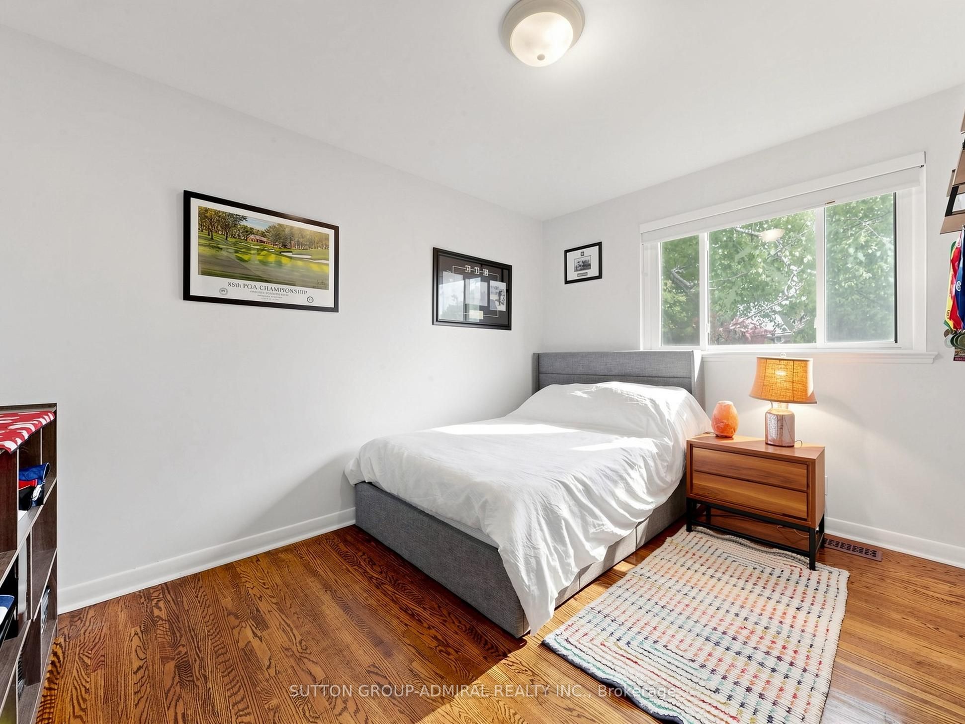 1864 Hindhead Road Property Photo 19