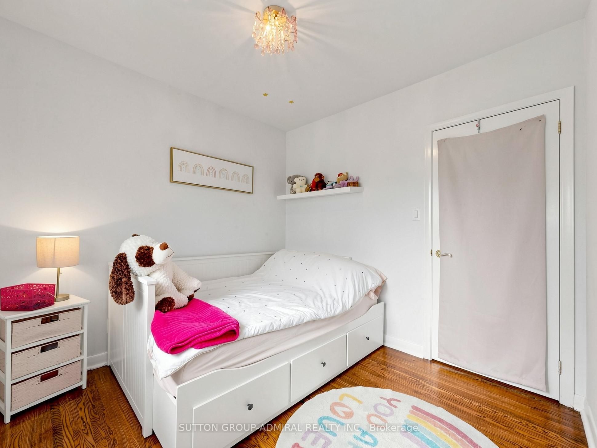 1864 Hindhead Road Property Photo 22
