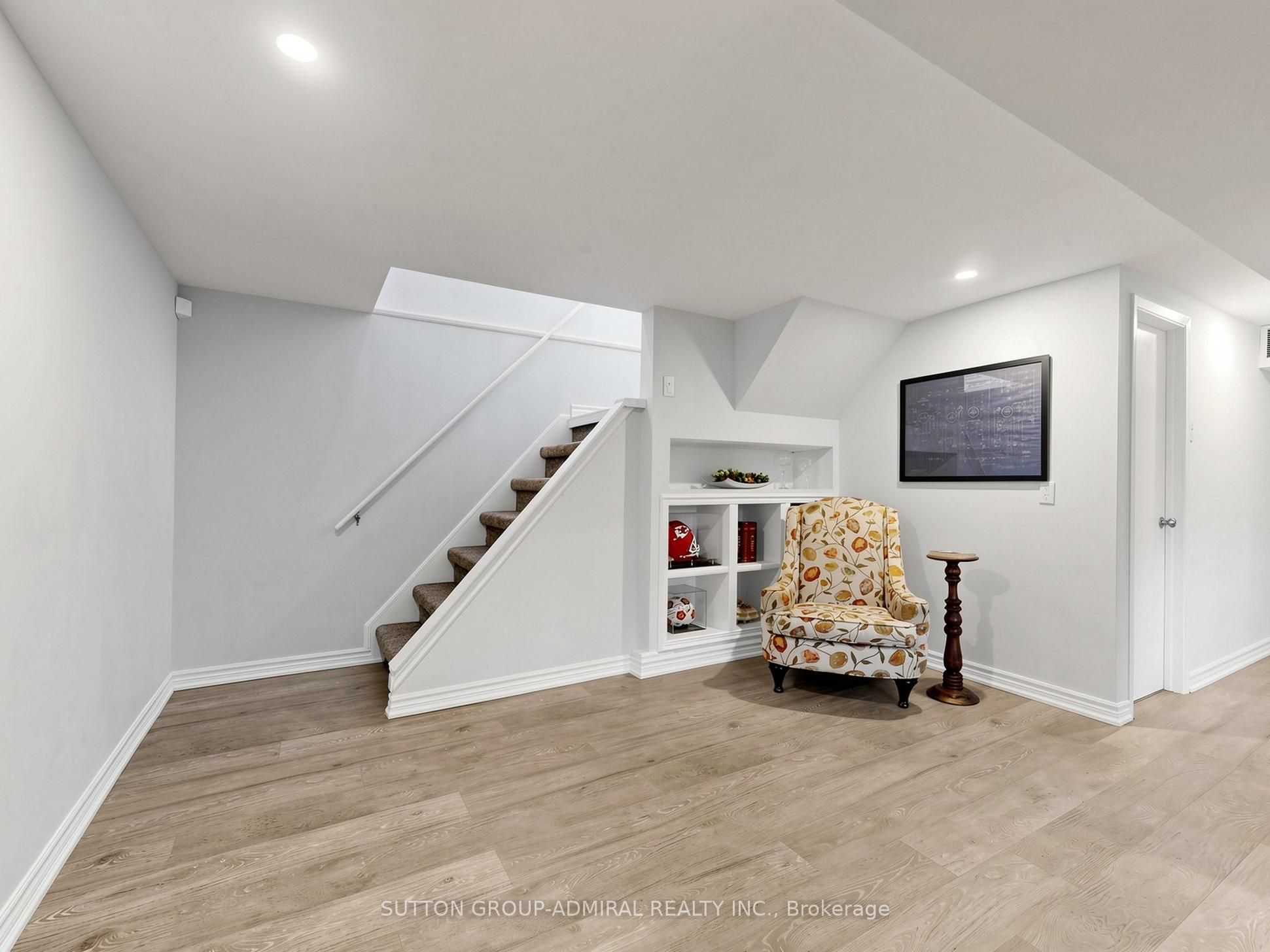 1864 Hindhead Road Property Photo 24
