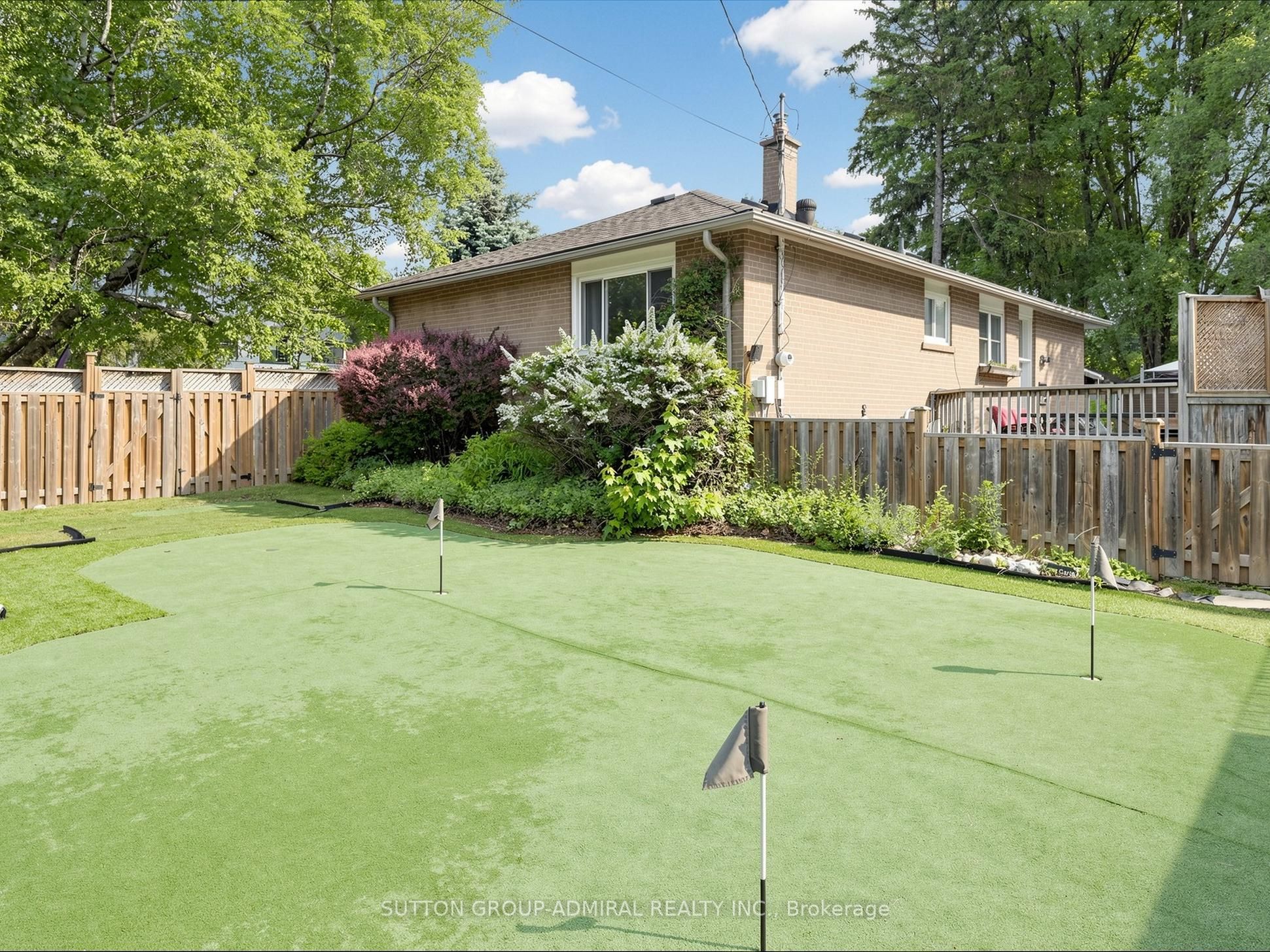 1864 Hindhead Road Property Photo 34