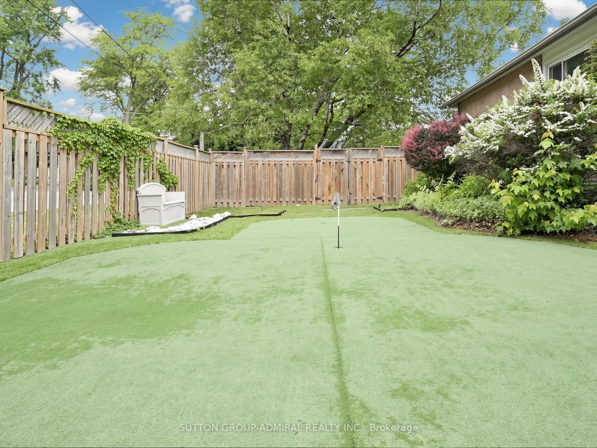 1864 Hindhead Road Property Photo 37