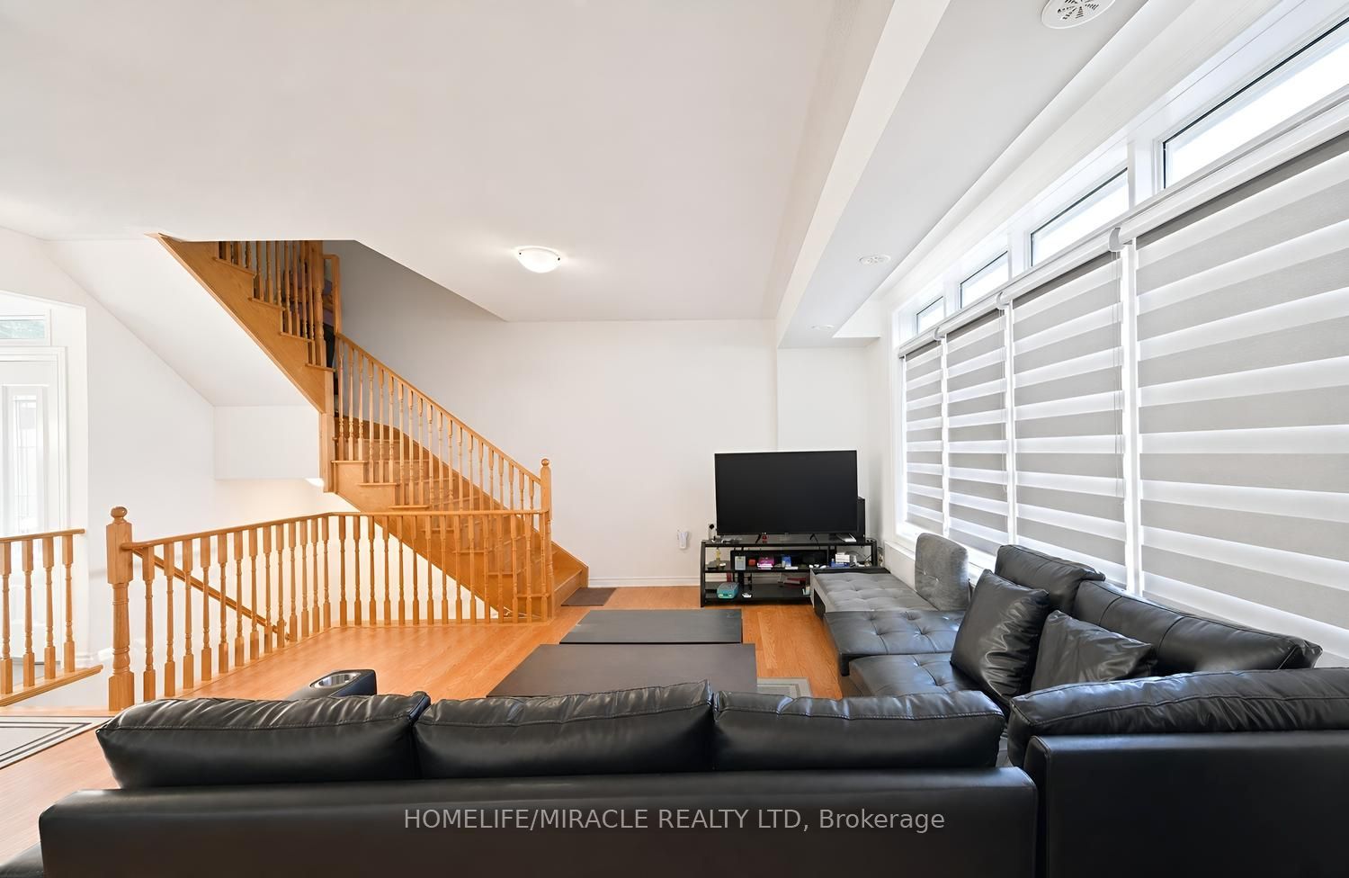415 Dougall Avenue Property Photo 6