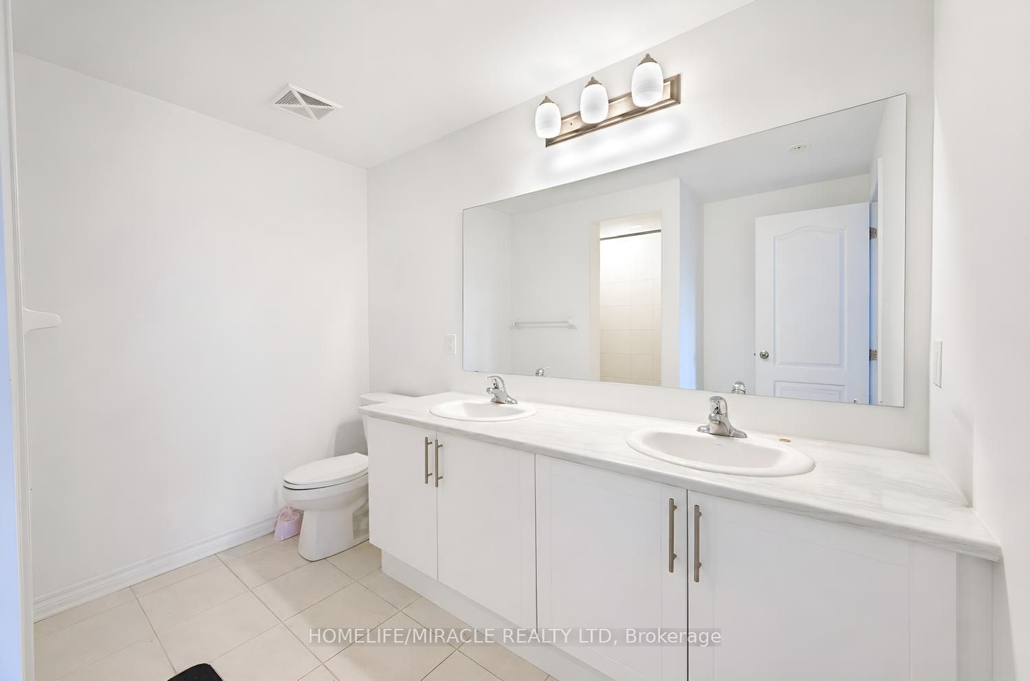 415 Dougall Avenue Property Photo 16