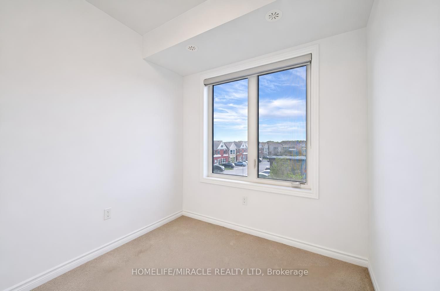 415 Dougall Avenue Property Photo 18