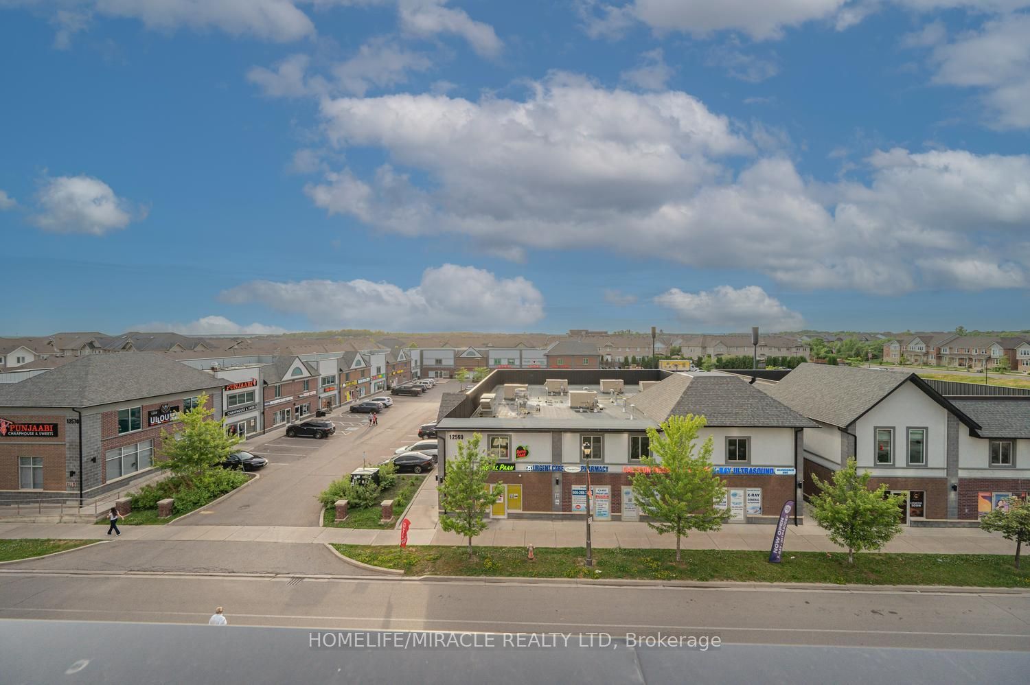 415 Dougall Avenue Property Photo 23
