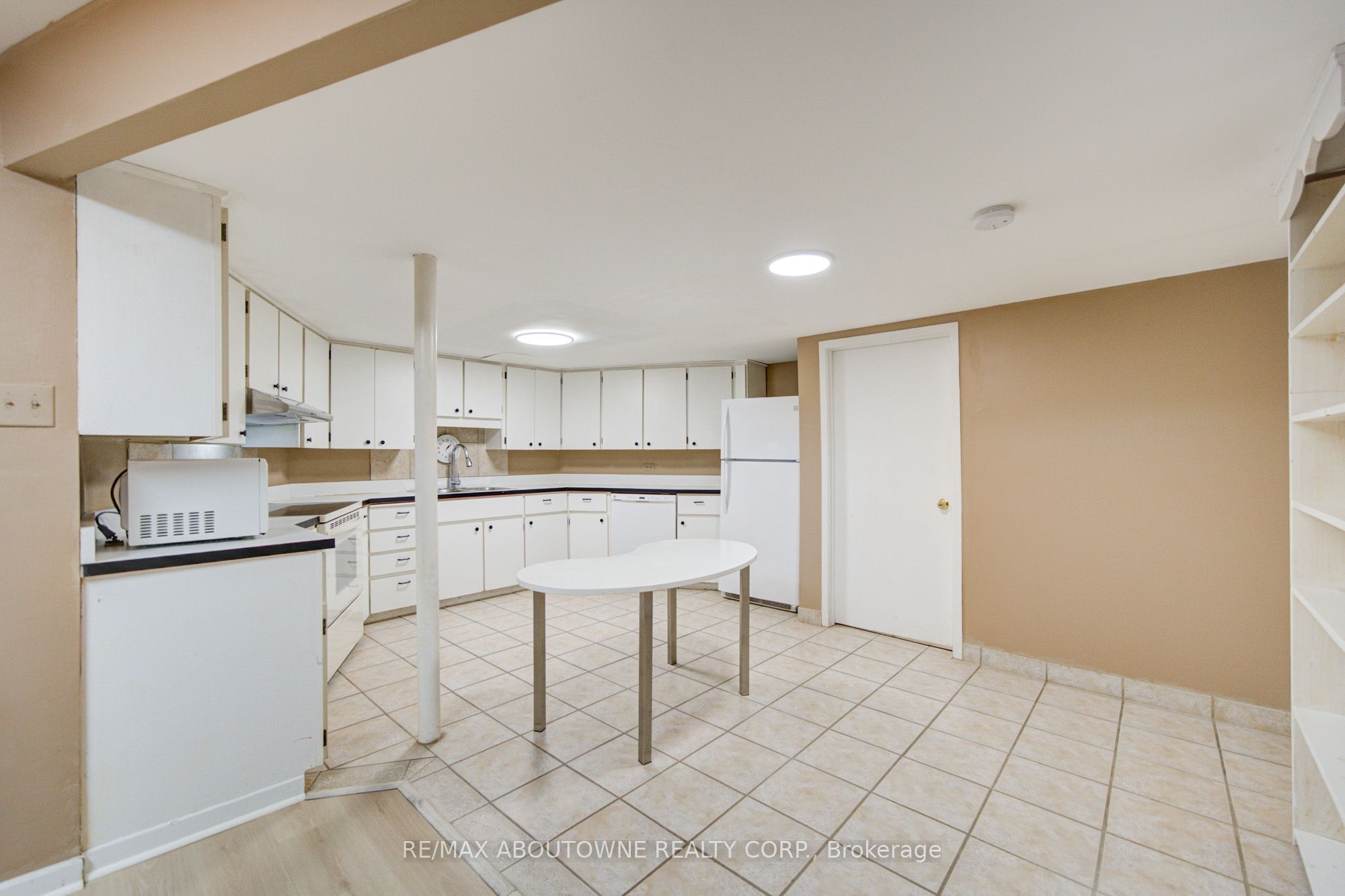 1156 Old Colony Road Lower Property Photo 14