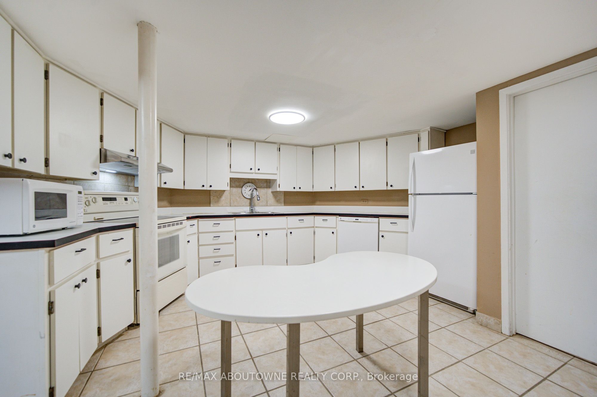 1156 Old Colony Road Lower Property Photo 15