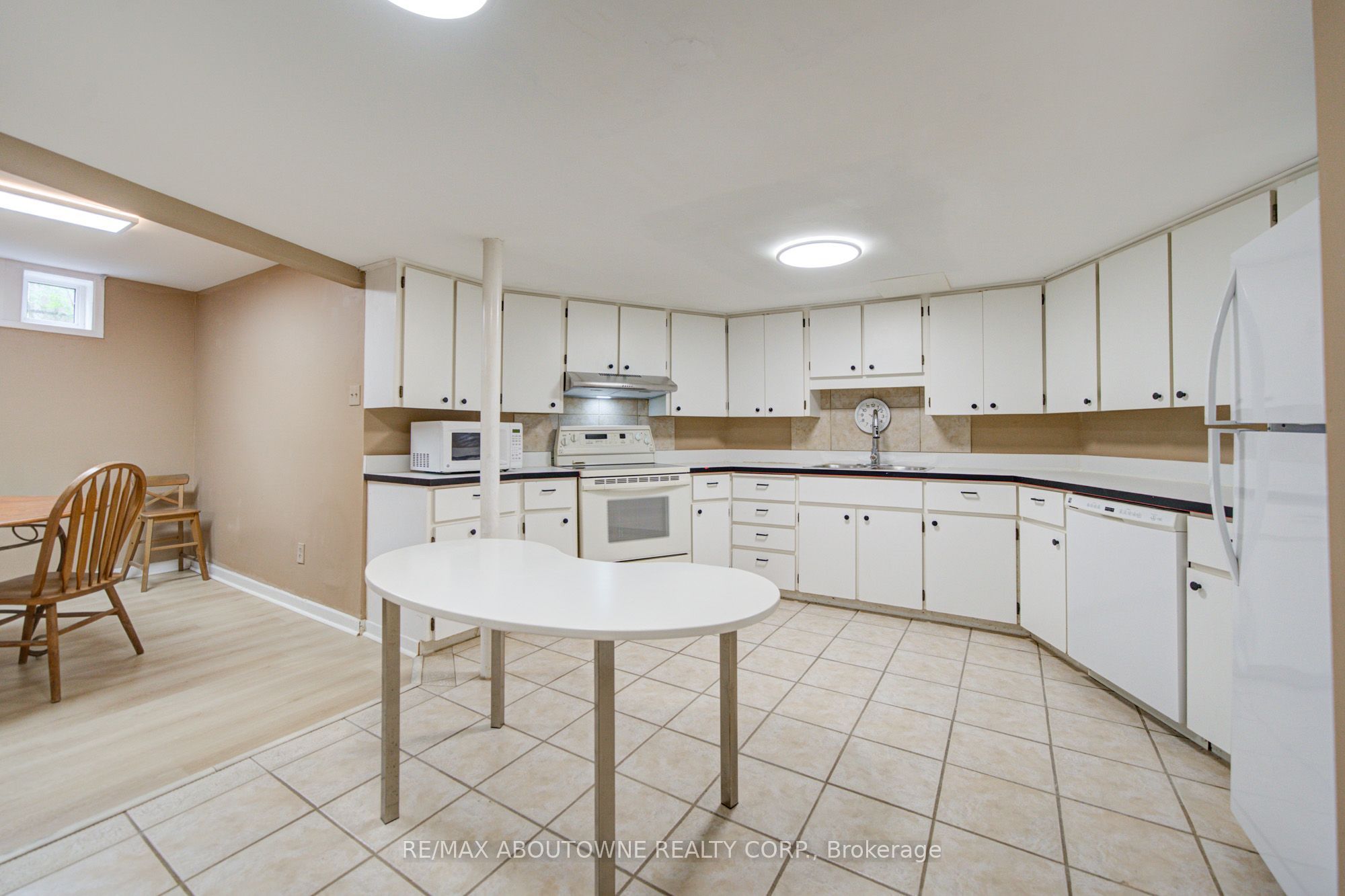 1156 Old Colony Road Lower Property Photo 17