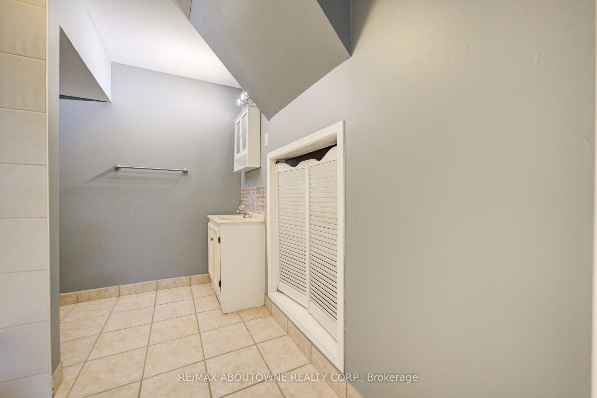 1156 Old Colony Road Lower Property Photo 34