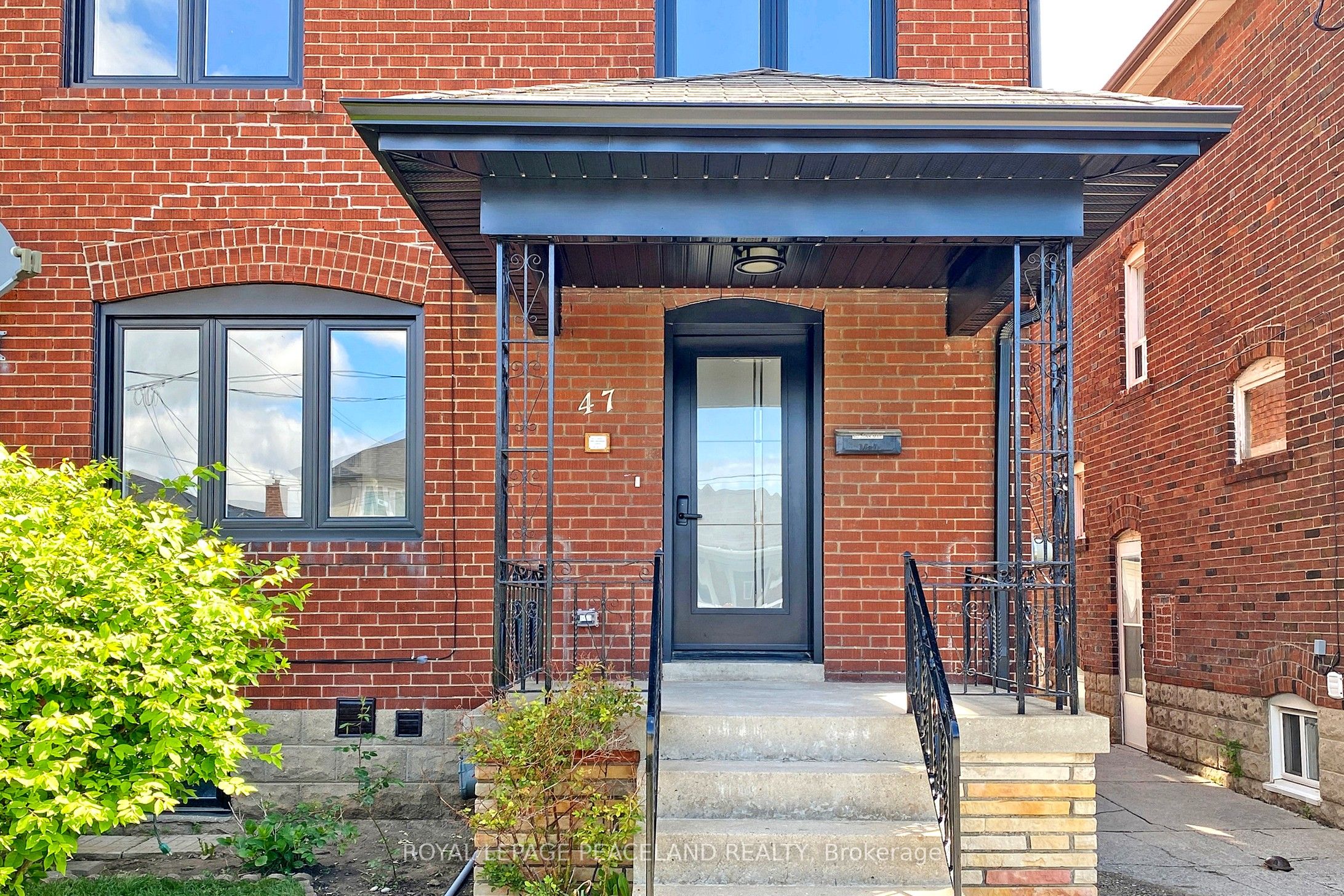 47 Chamberlain Avenue Property Photo 2