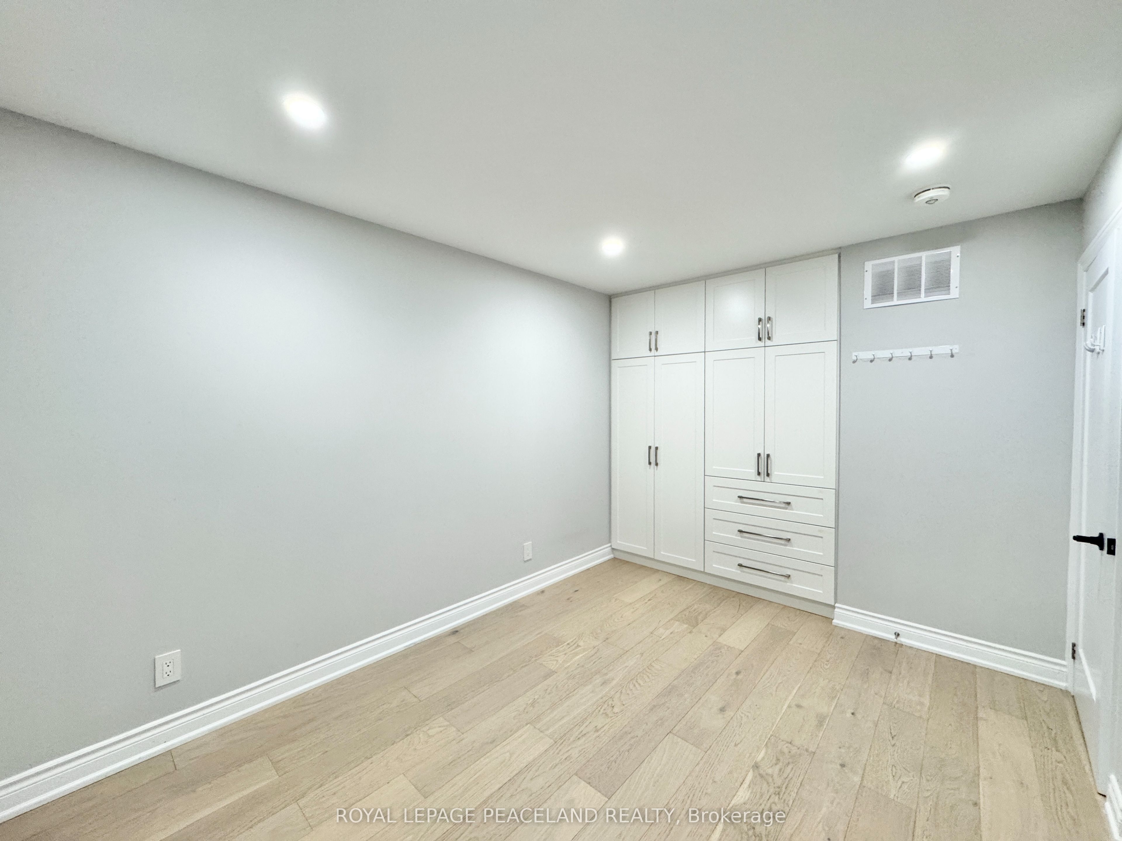 47 Chamberlain Avenue Property Photo 11