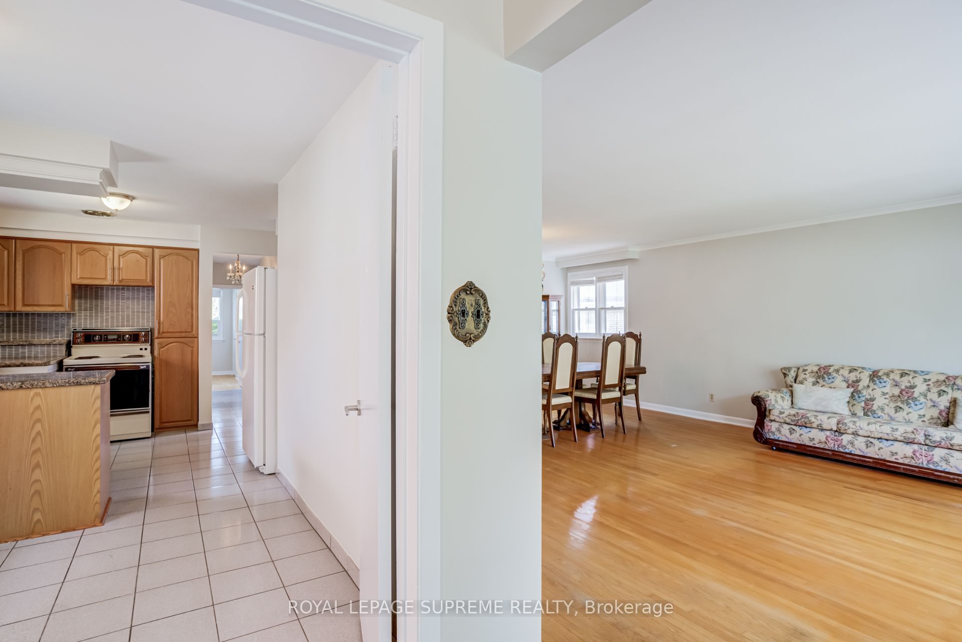 5 Paramount Court Main Property Photo 4