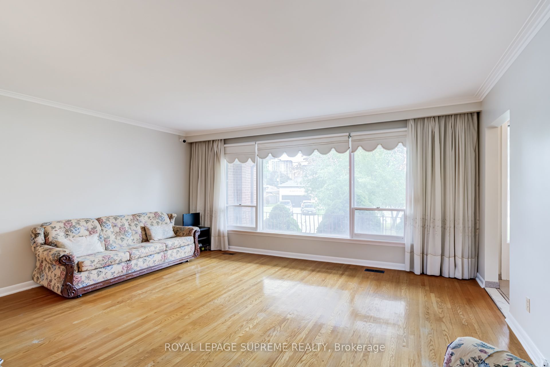 5 Paramount Court Main Property Photo 6
