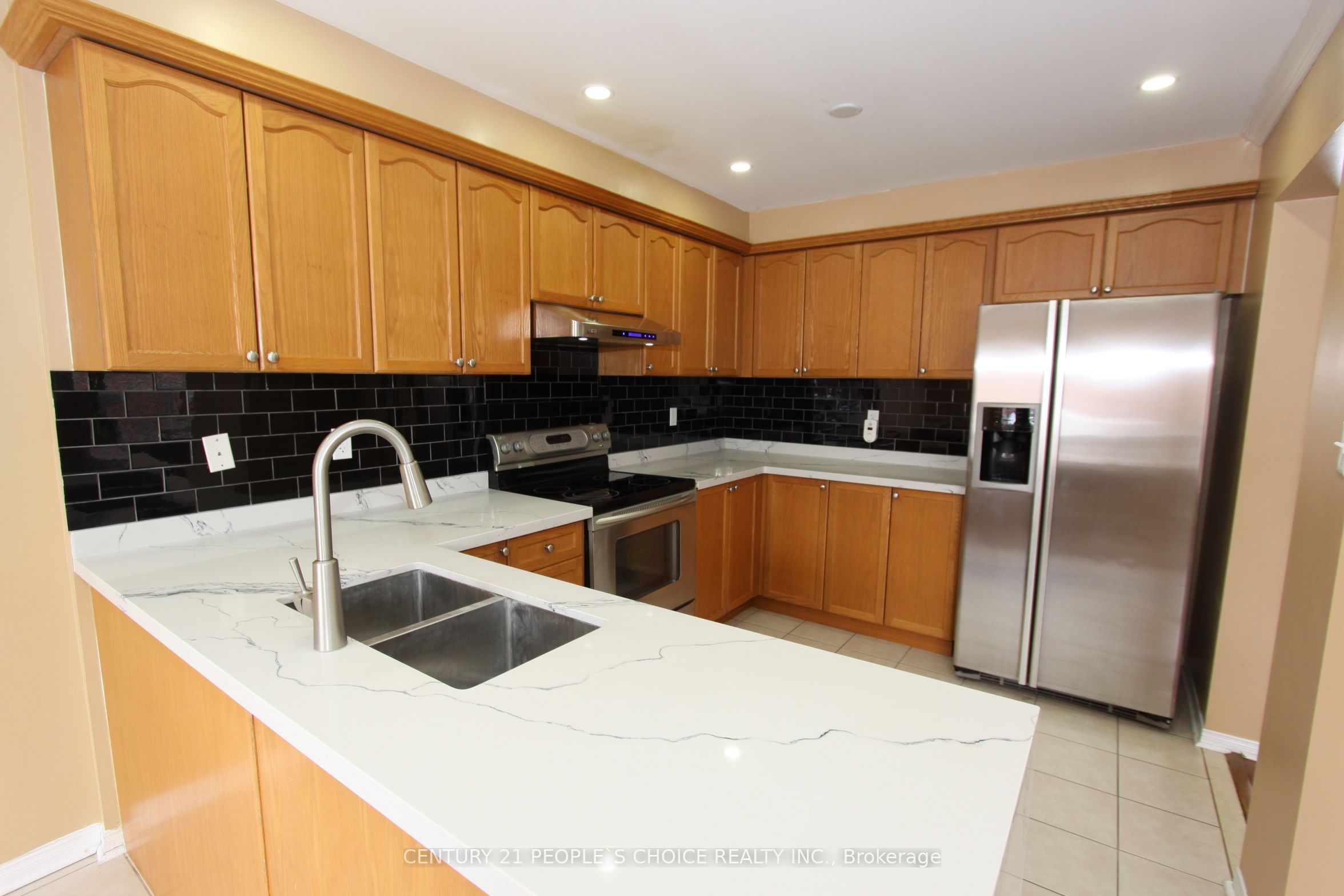 14 Thornbush Boulevard Property Photo 5