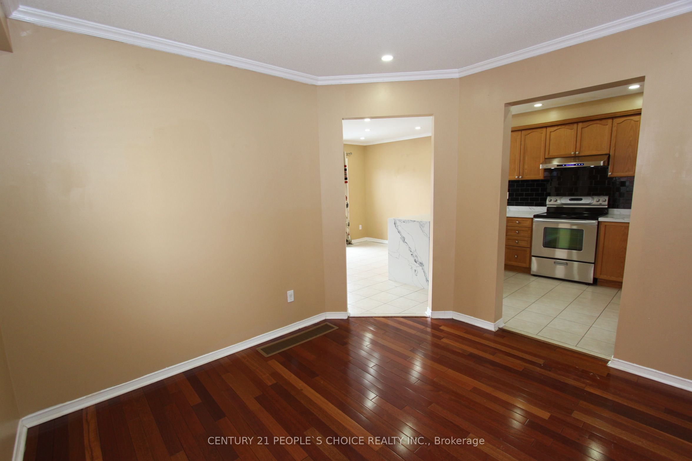 14 Thornbush Boulevard Property Photo 9