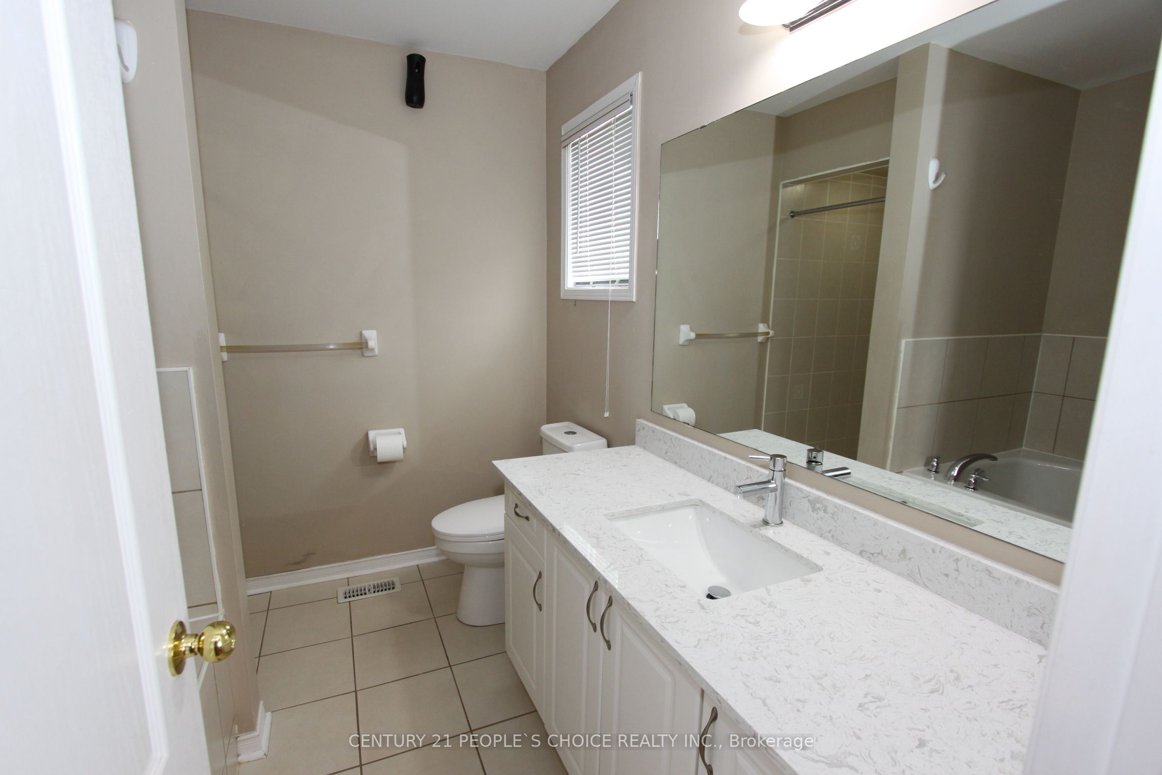 14 Thornbush Boulevard Property Photo 18