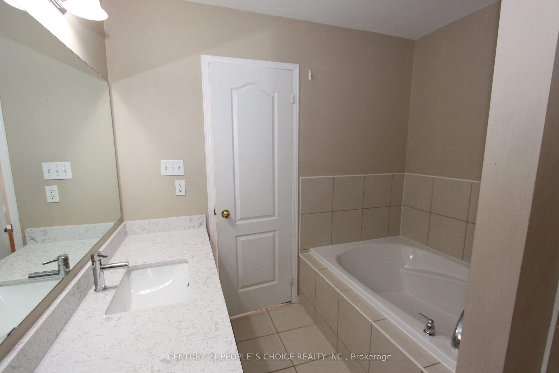14 Thornbush Boulevard Property Photo 19