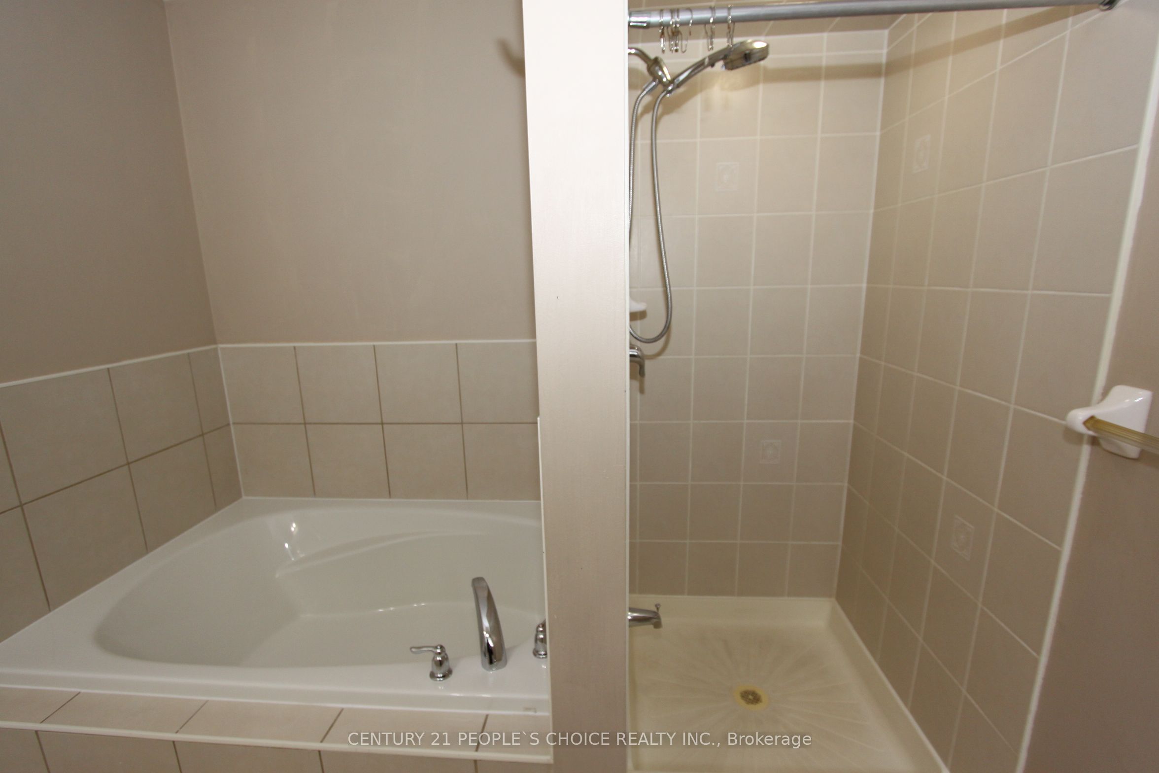 14 Thornbush Boulevard Property Photo 22