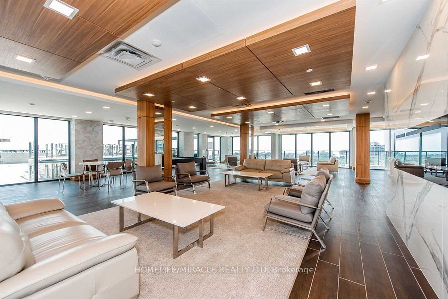 30 Shore Breeze Drive 1013 Property Photo 8