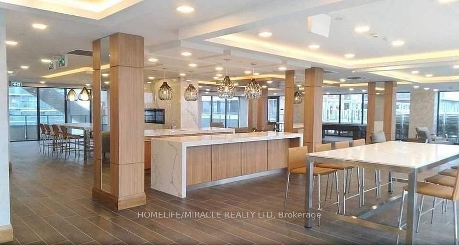 30 Shore Breeze Drive 1013 Property Photo 16