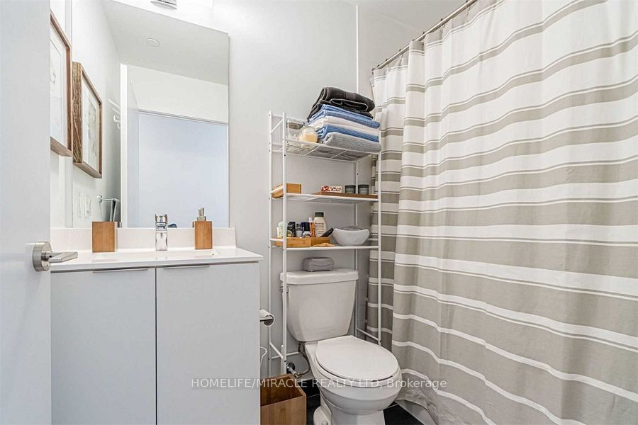 30 Shore Breeze Drive 1013 Property Photo 17