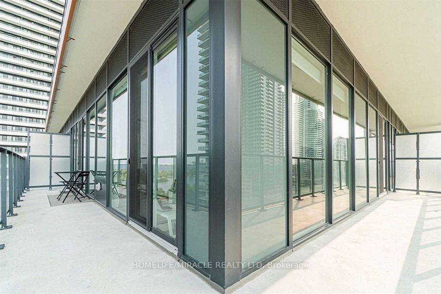 30 Shore Breeze Drive 1013 Property Photo 22