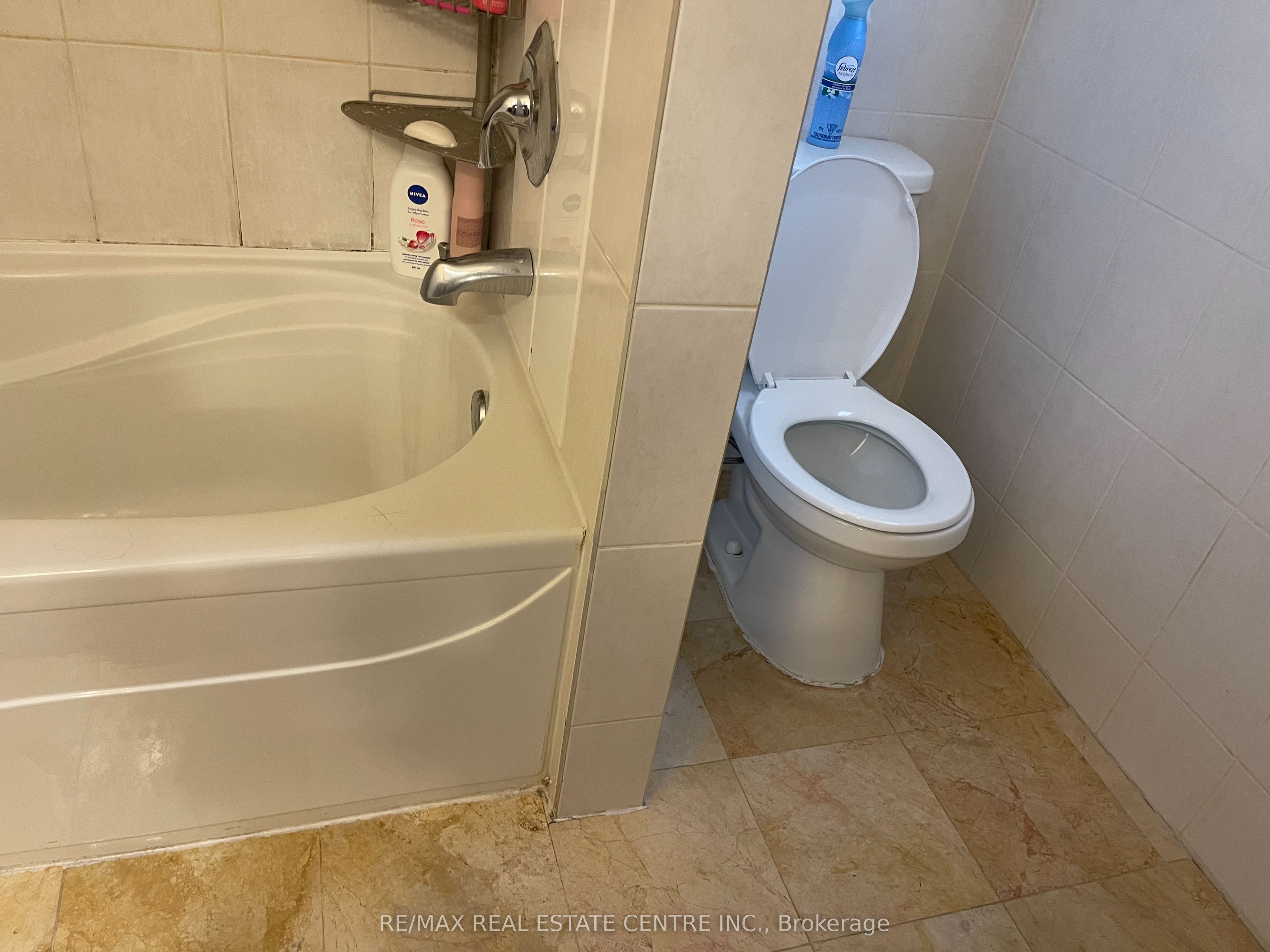 3223 Shadetree Drive Property Photo 15