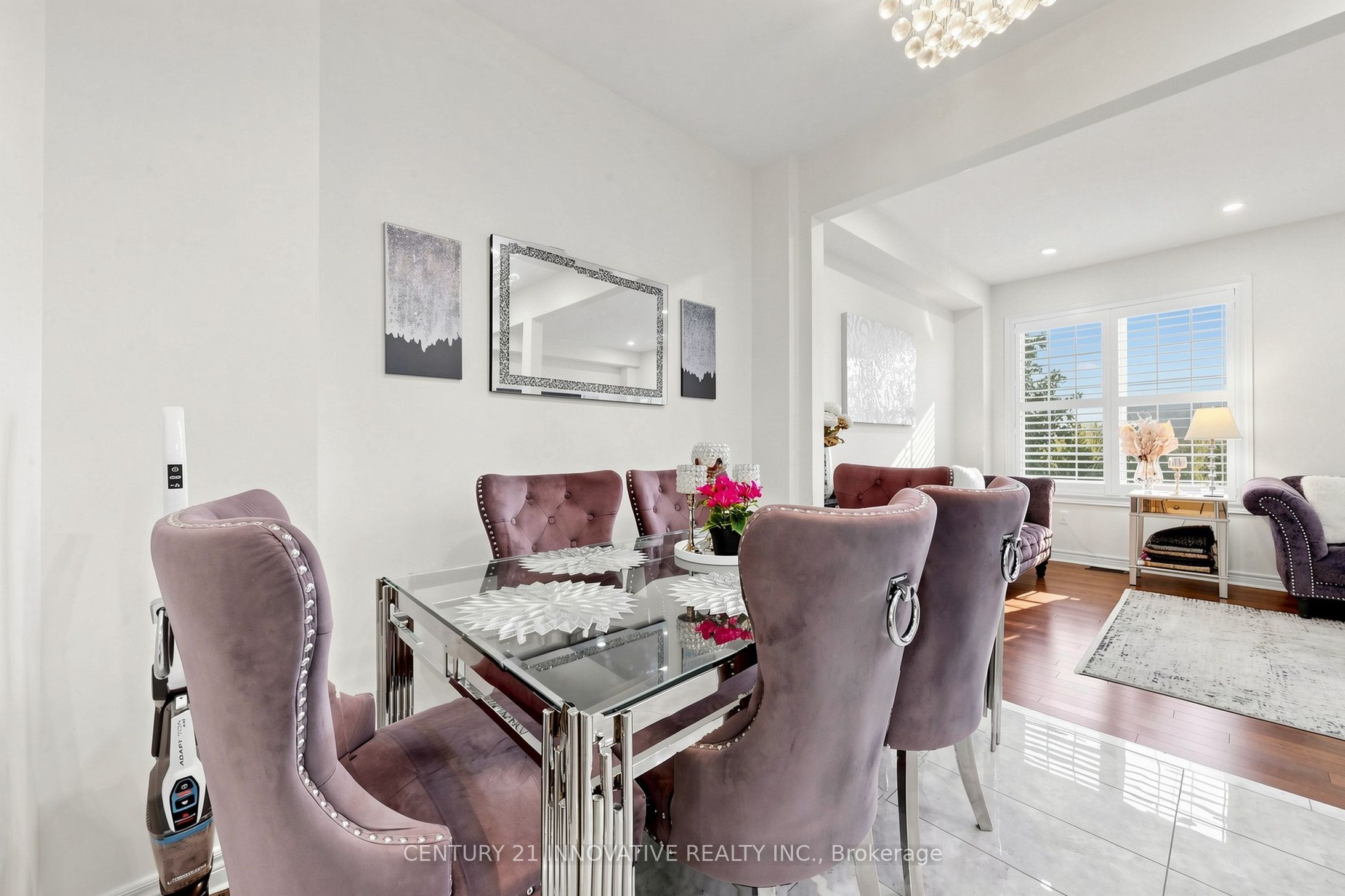 446 Bessborough Drive Property Photo 14