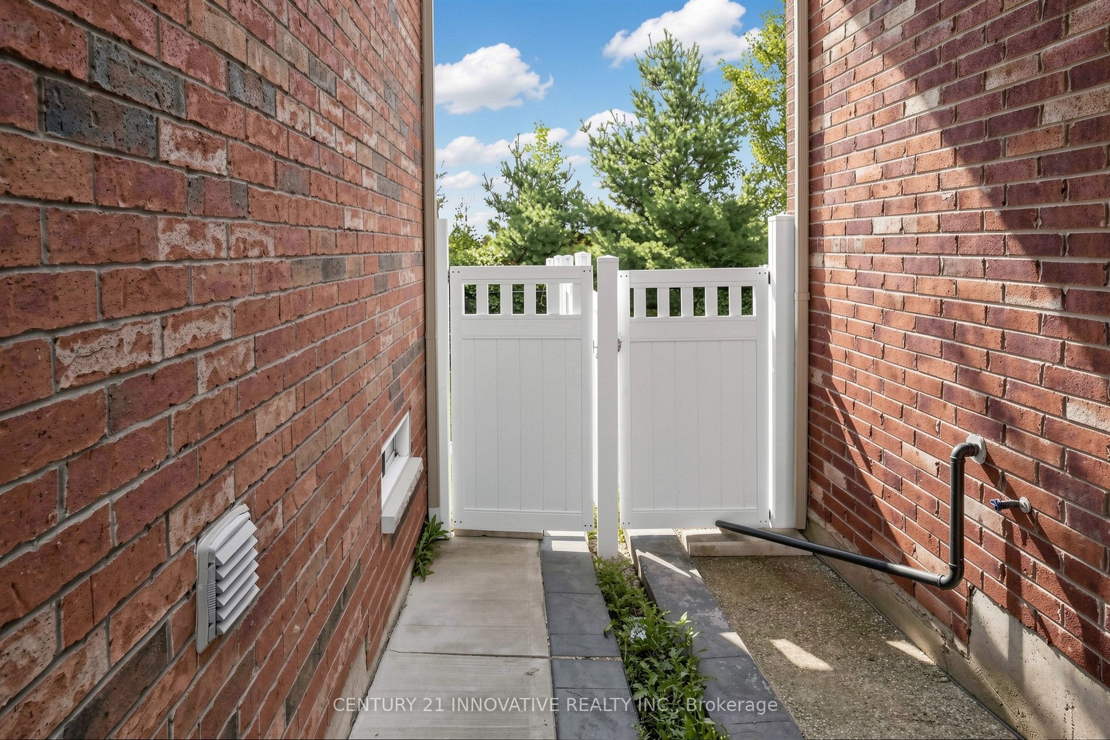 446 Bessborough Drive Property Photo 32