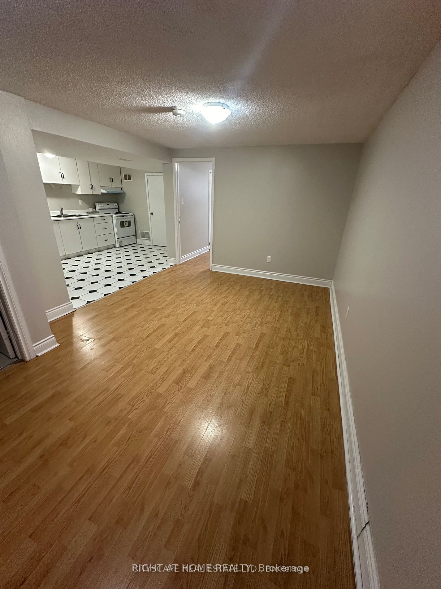 56 Stanwell Drive Lower Property Photo 3
