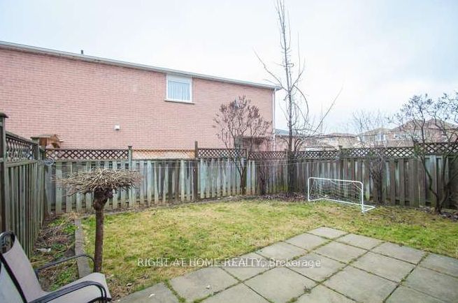 56 Stanwell Drive Lower Property Photo 7