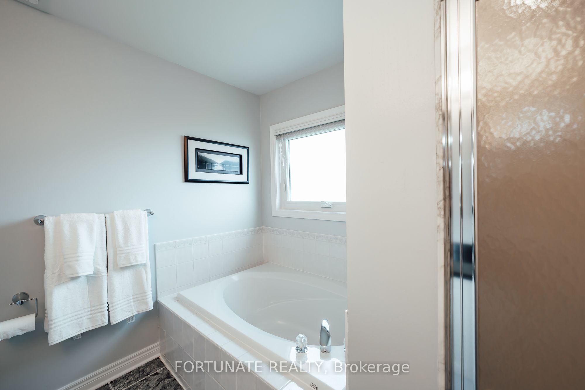 2071 Pinevalley Crescent Property Photo 15