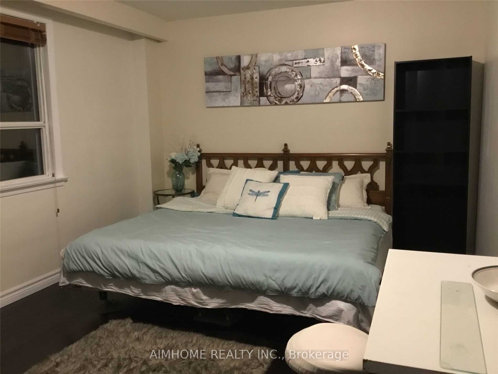 68 Claver Avenue S #1 Property Photo 7