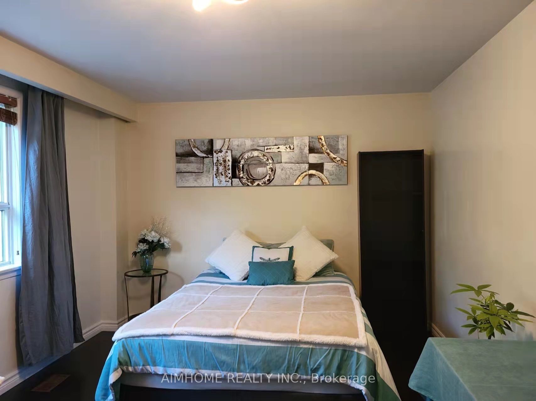 68 Claver Avenue S #1 Property Photo 8