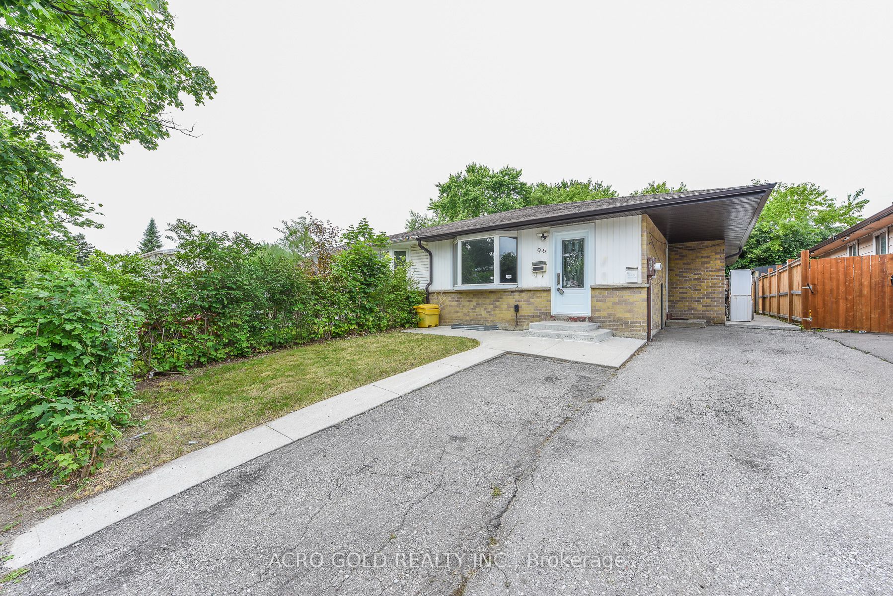 96 Archdekin Drive Property Photo 3