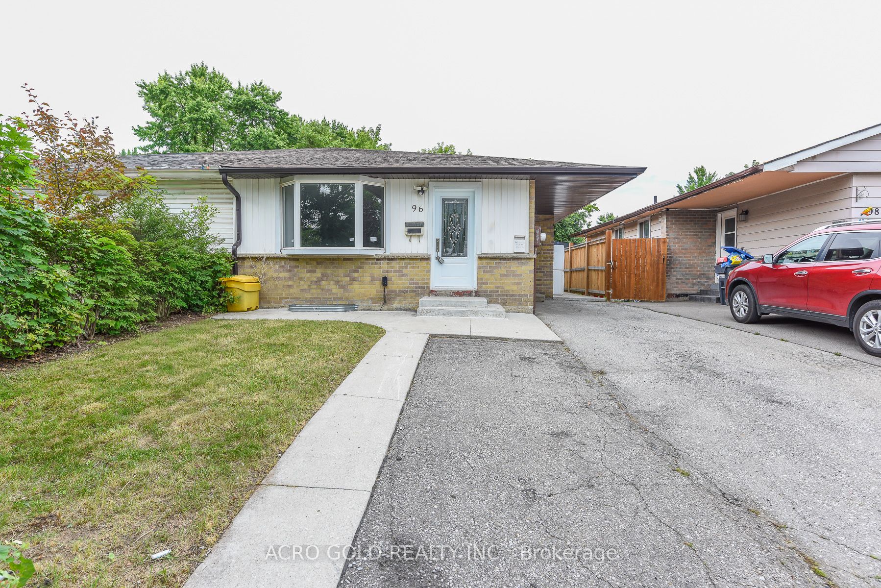96 Archdekin Drive Property Photo 4