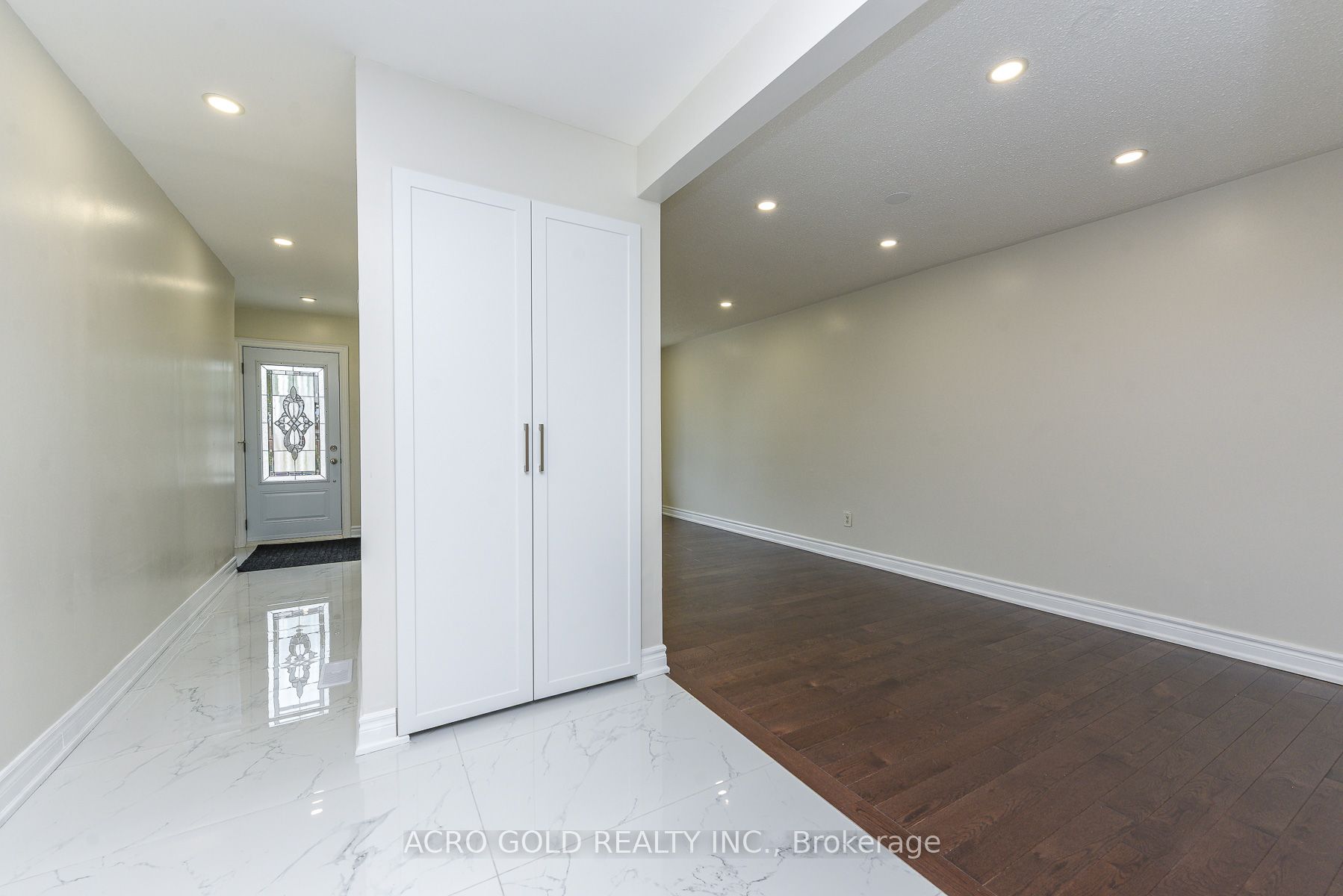 96 Archdekin Drive Property Photo 6