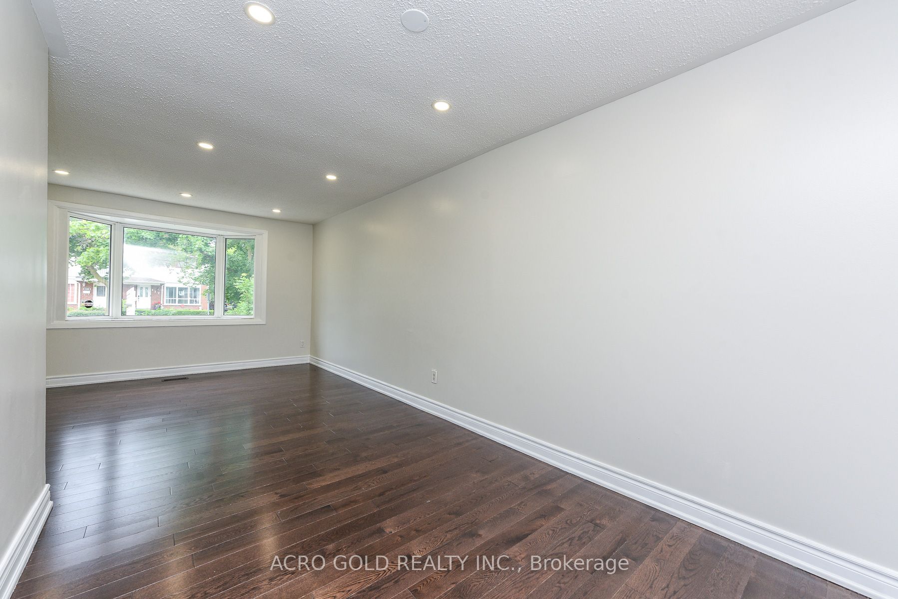 96 Archdekin Drive Property Photo 7