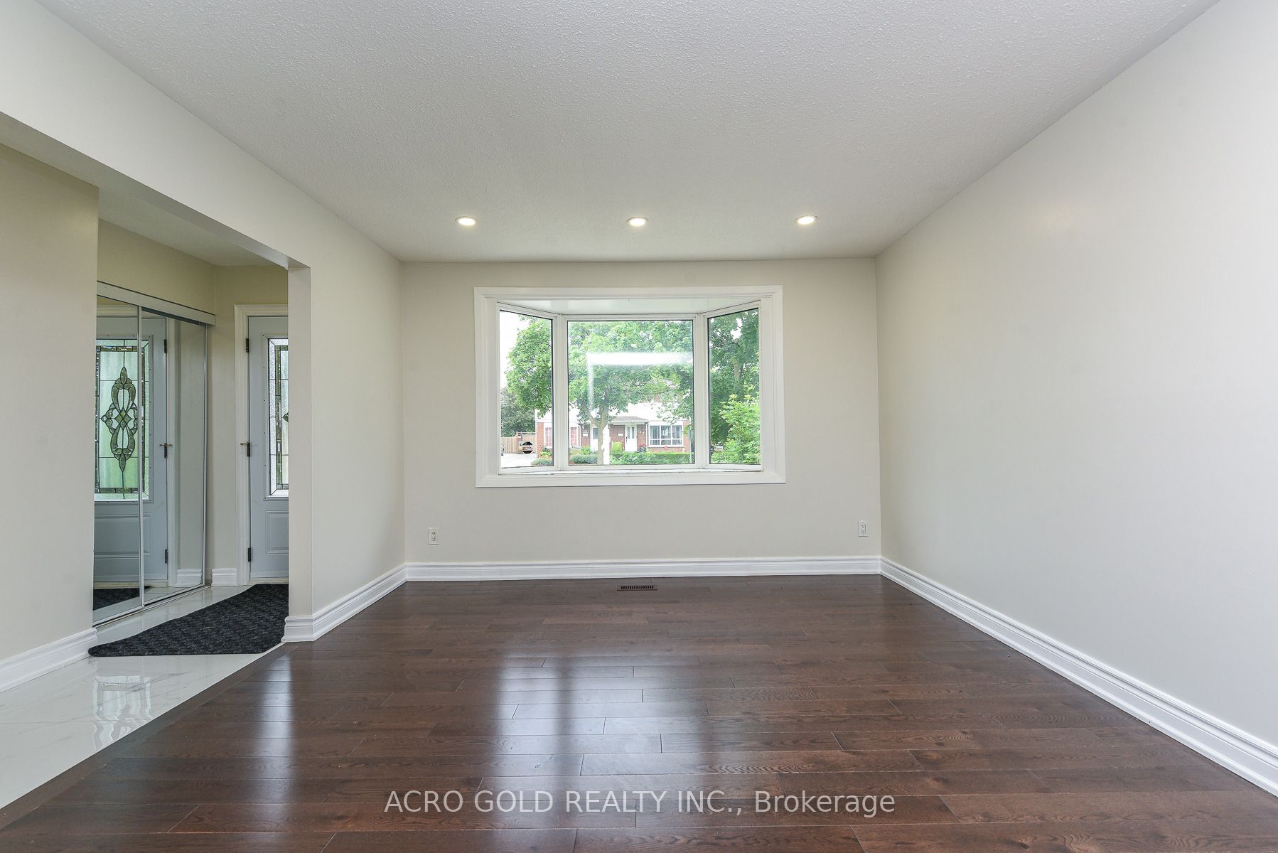 96 Archdekin Drive Property Photo 9