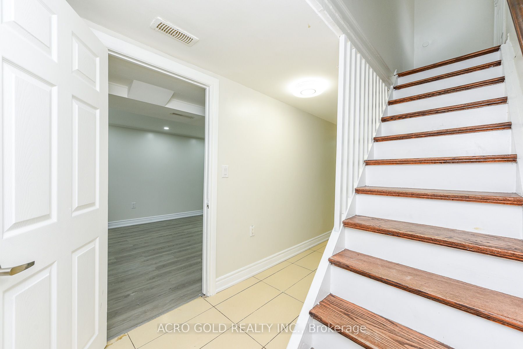 96 Archdekin Drive Property Photo 27