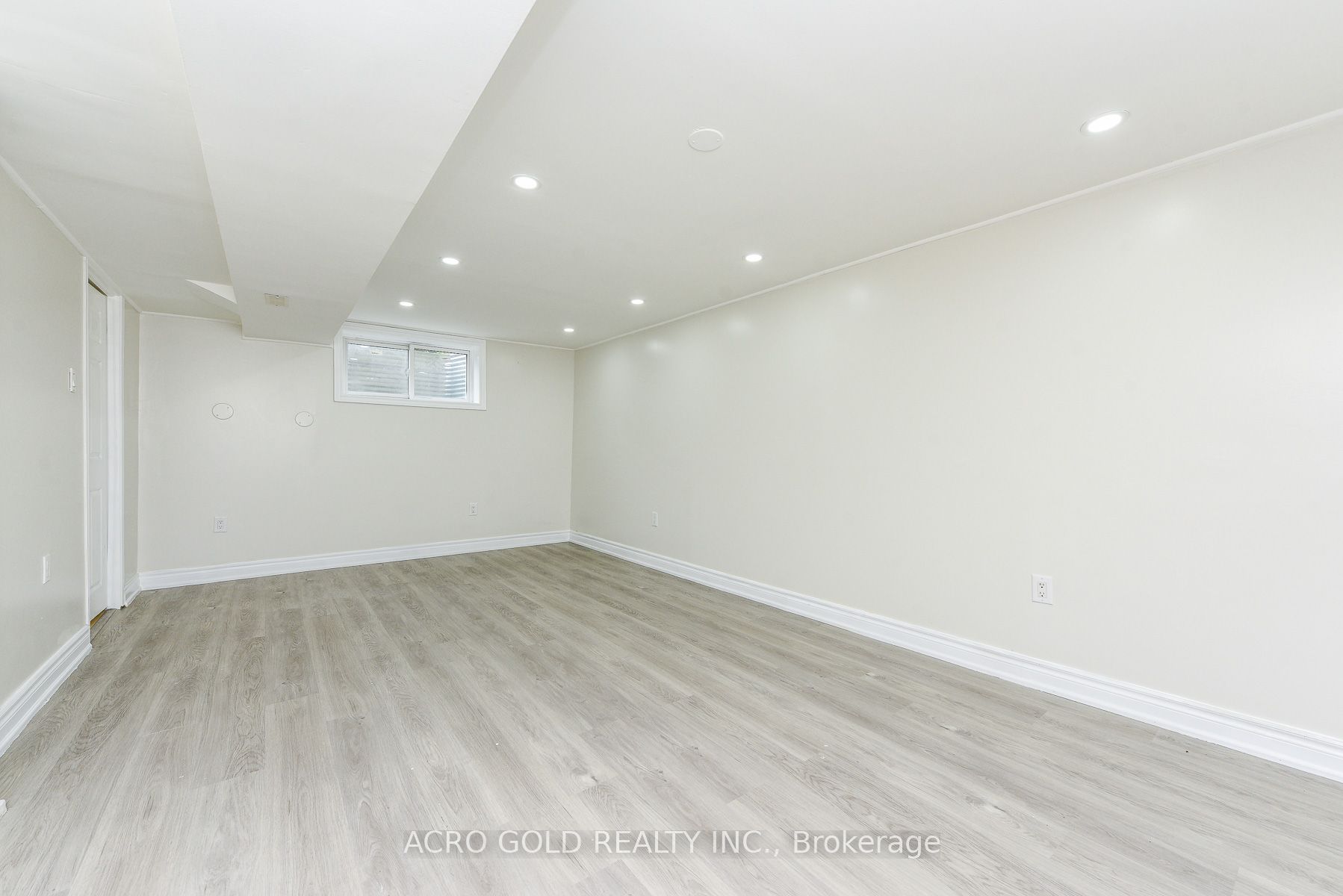 96 Archdekin Drive Property Photo 31