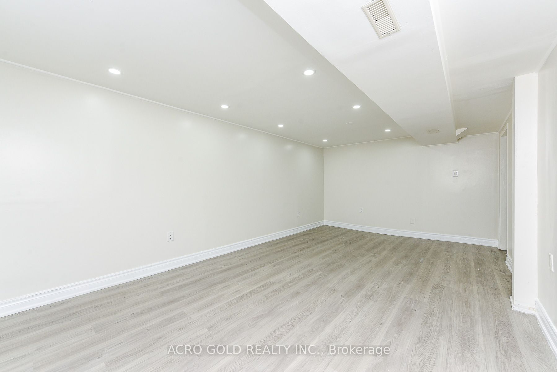 96 Archdekin Drive Property Photo 32