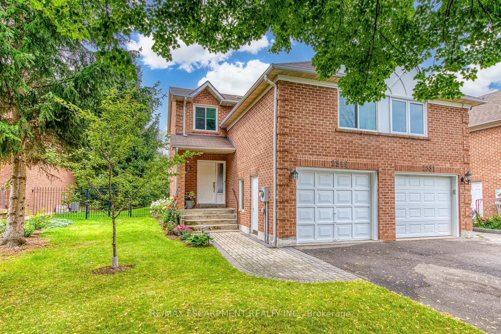 2549 Addingham Crescent