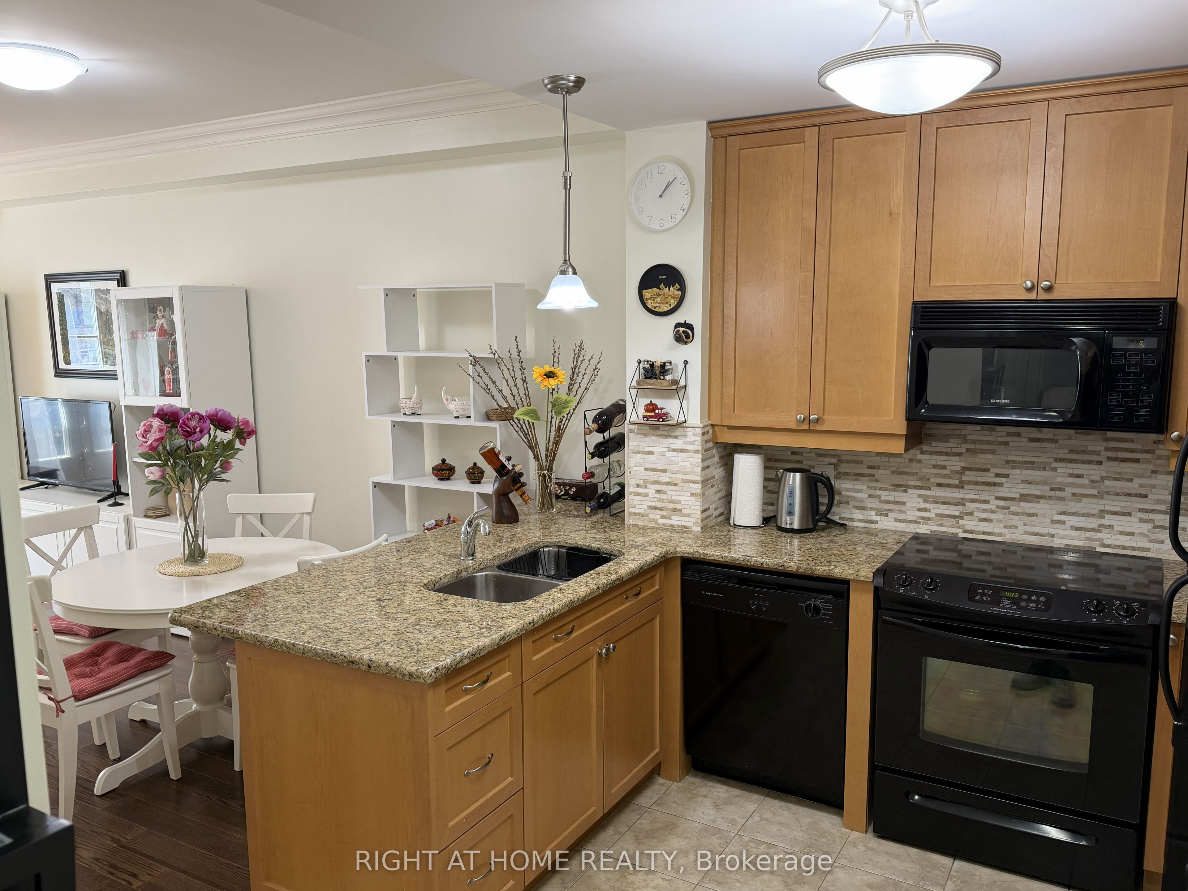 60 Ann Street 309 Property Photo 12