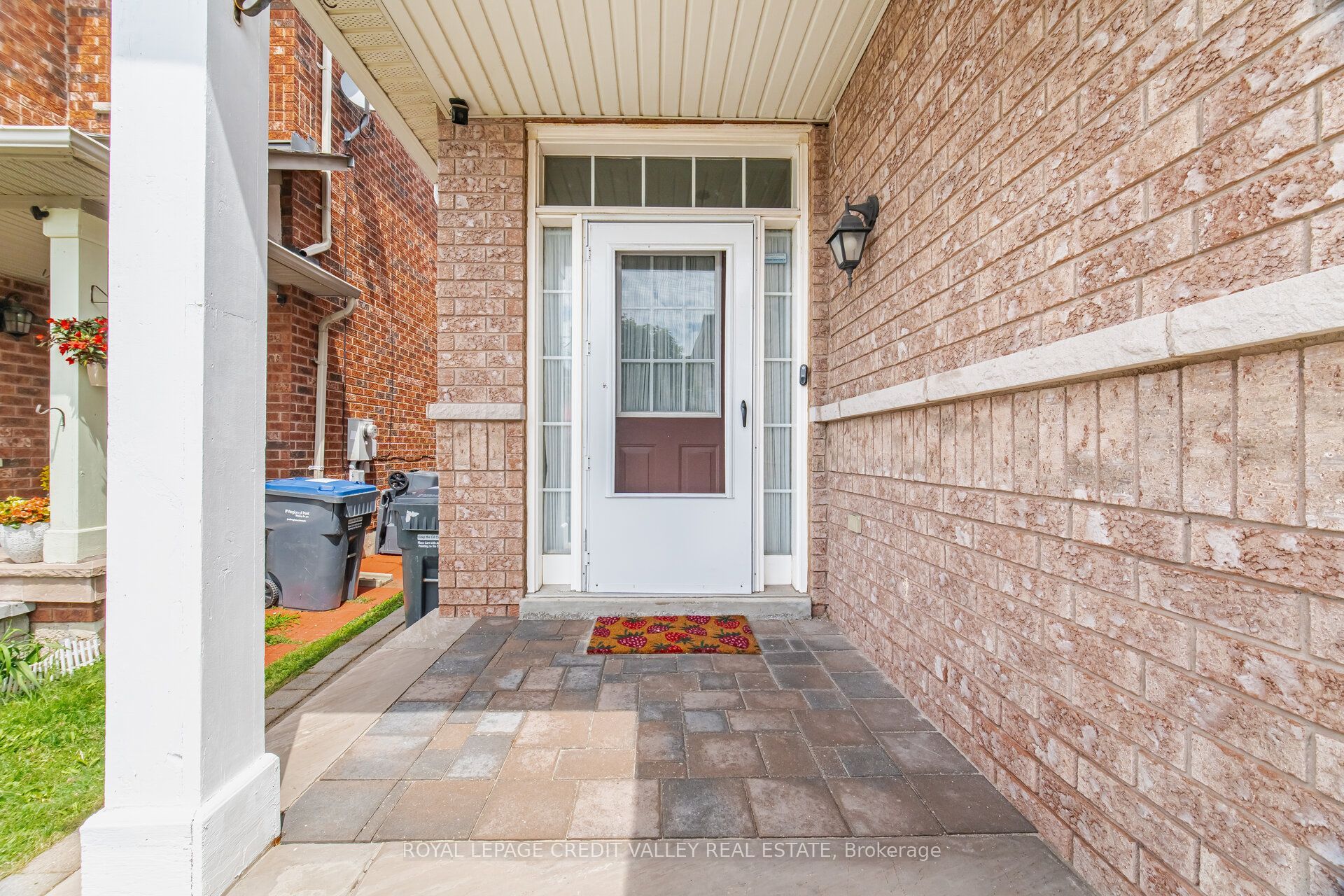 7443 Russian Olive Close Property Photo 4